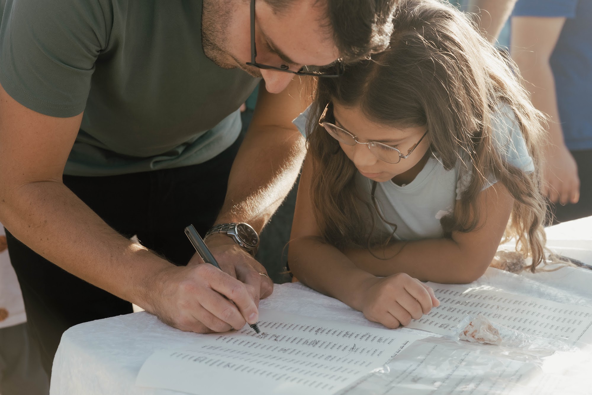 תמונה 5: מתוך טקס הנחת אבן הפינה לבית הכנסת משכן אחים בגבעה המערבית בלשם