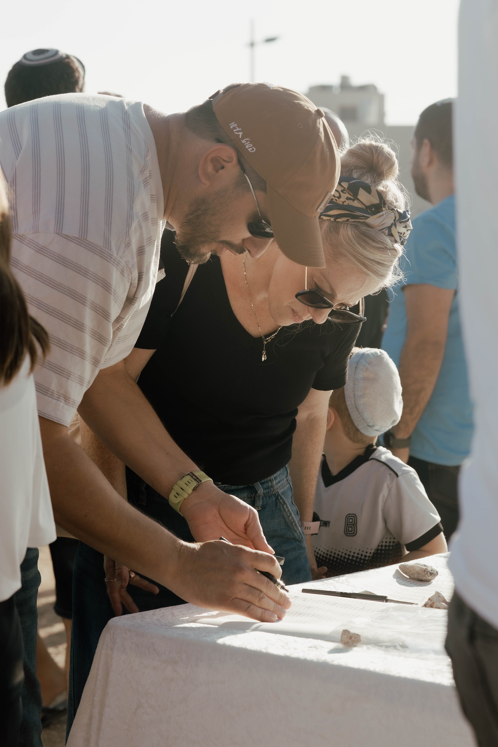 תמונה 8: מתוך טקס הנחת אבן הפינה לבית הכנסת משכן אחים בגבעה המערבית בלשם